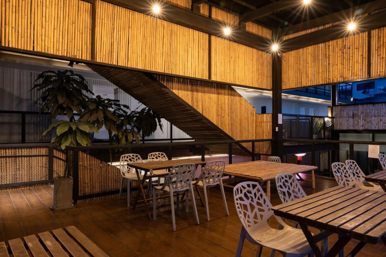 Pakchong Center Poshtel Hotel Luaran gambar