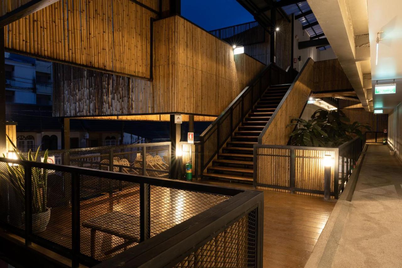 Pakchong Center Poshtel Hotel Luaran gambar
