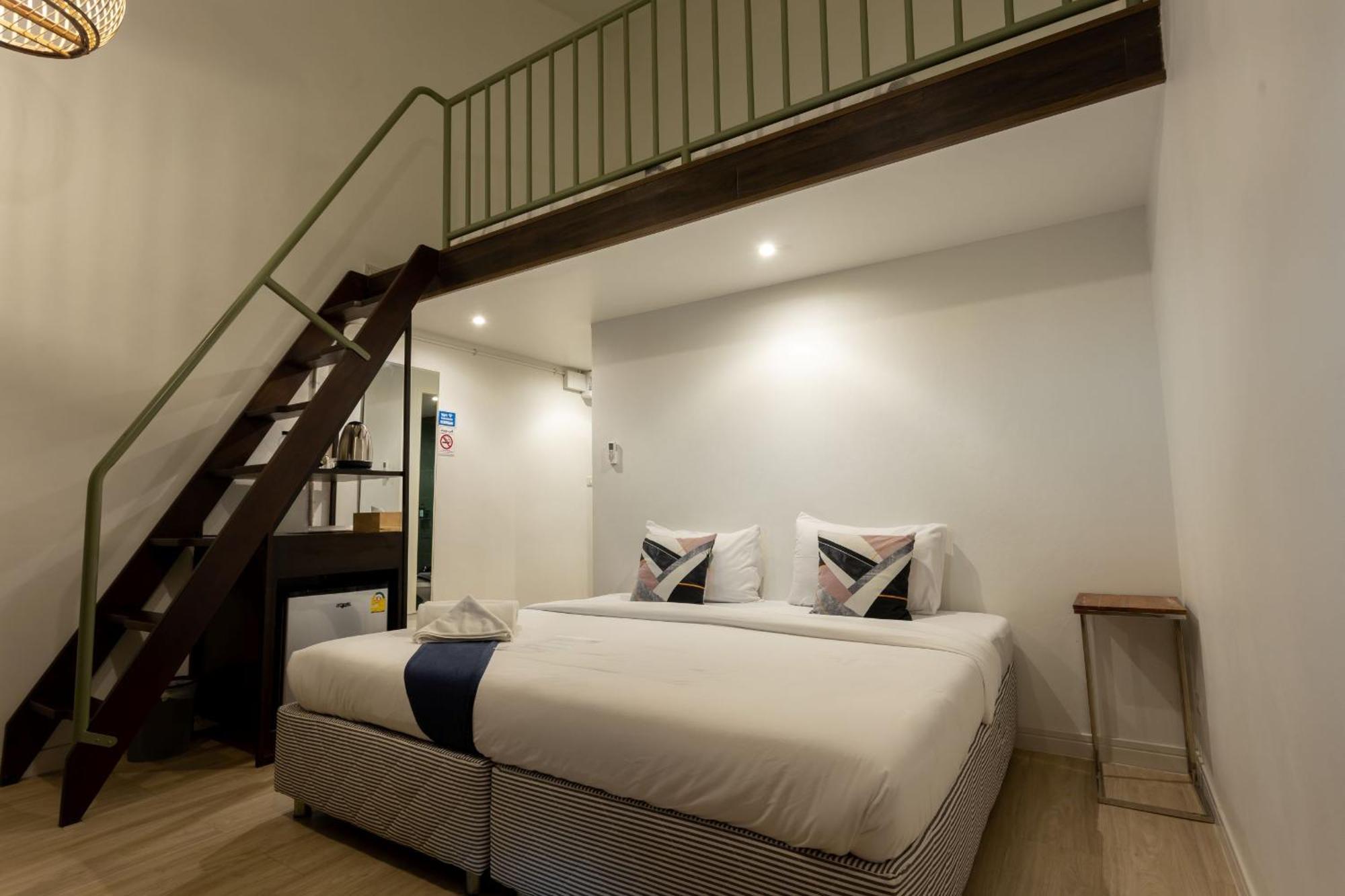 Pakchong Center Poshtel Hotel Luaran gambar