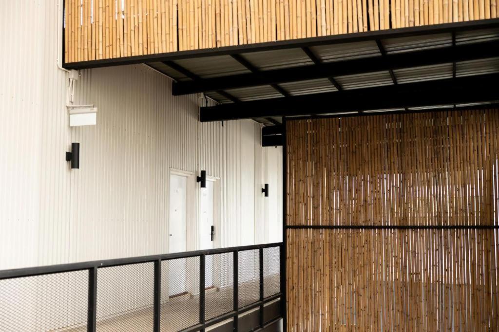 Pakchong Center Poshtel Hotel Luaran gambar